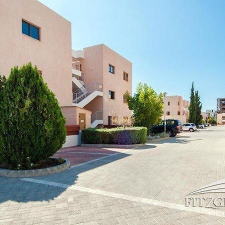1 Bedroom Garden Flat, Sleeps 4 Paphos Exteriör bild