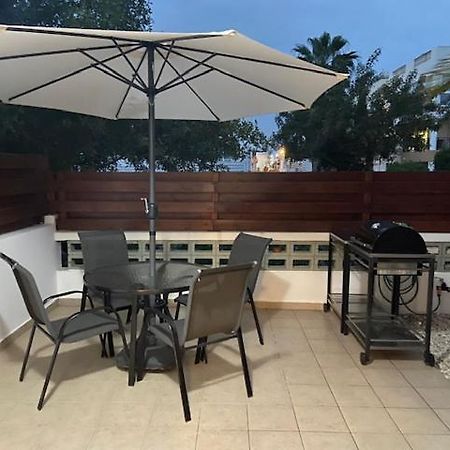 1 Bedroom Garden Flat, Sleeps 4 Paphos Exteriör bild