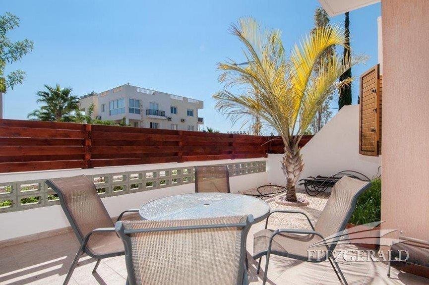1 Bedroom Garden Flat, Sleeps 4 Paphos Exteriör bild