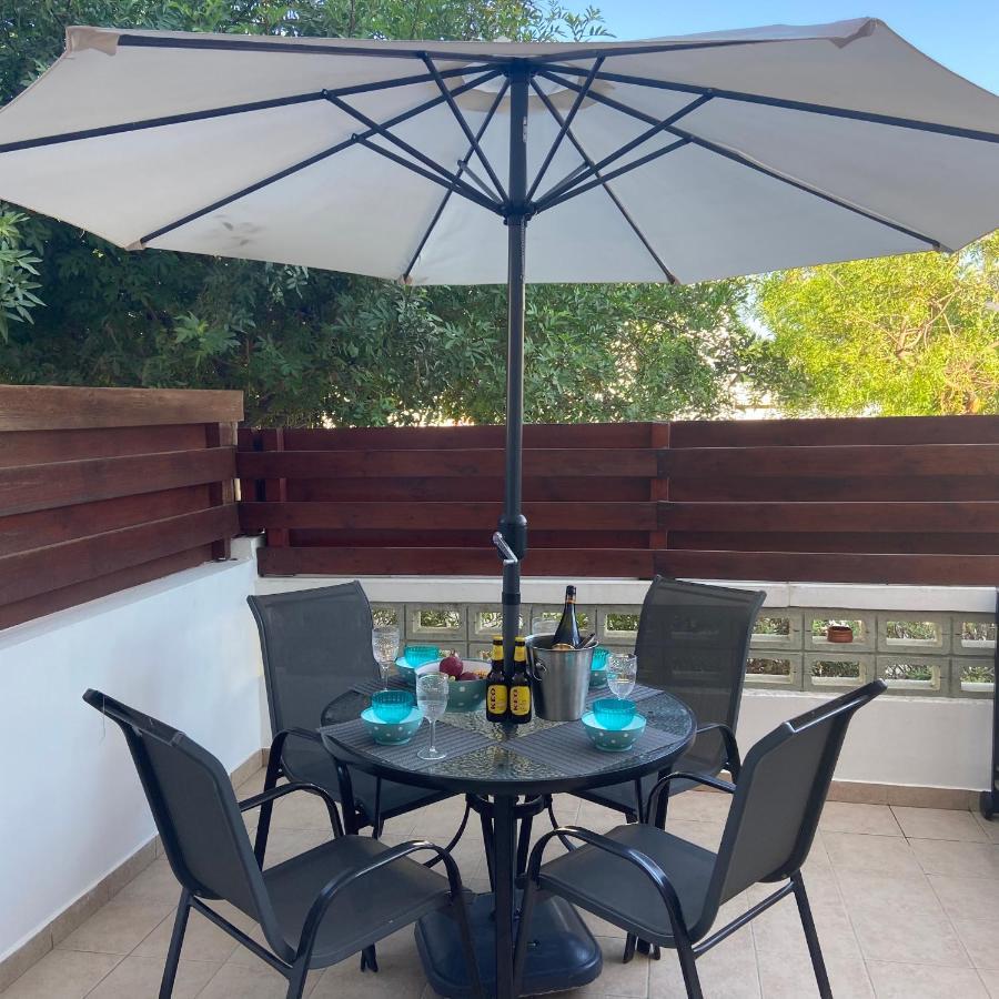 1 Bedroom Garden Flat, Sleeps 4 Paphos Exteriör bild