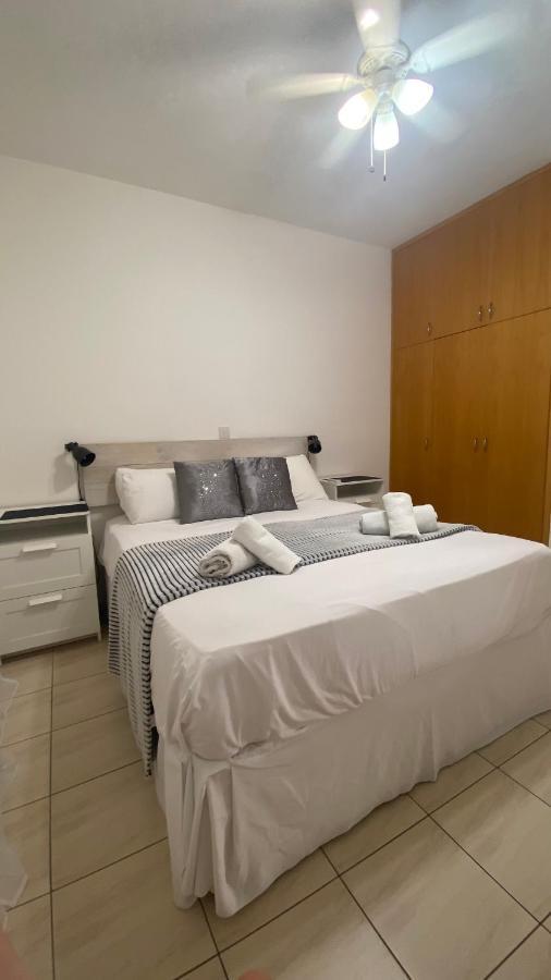 1 Bedroom Garden Flat, Sleeps 4 Paphos Exteriör bild