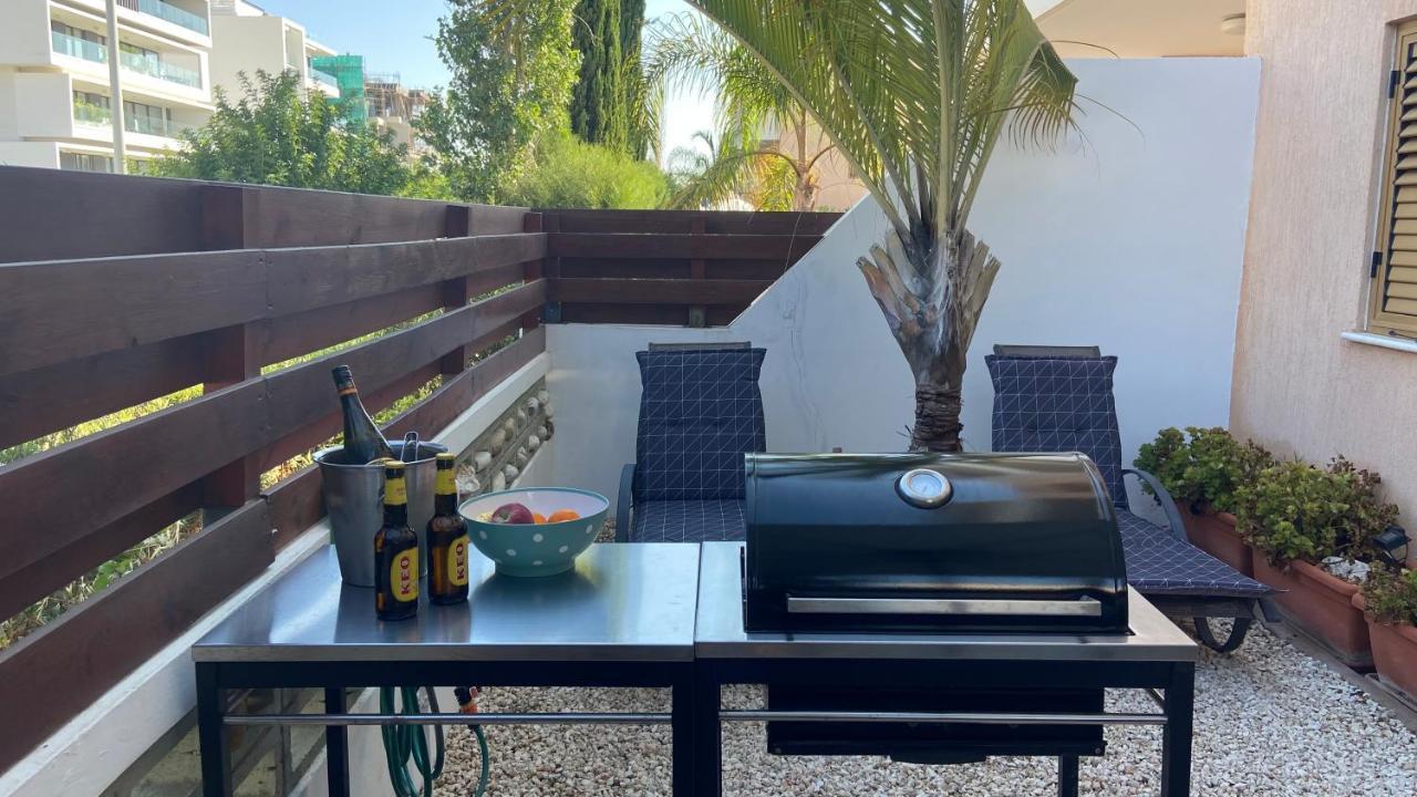 1 Bedroom Garden Flat, Sleeps 4 Paphos Exteriör bild